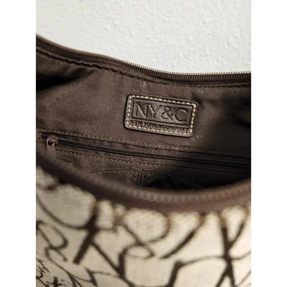 NEW YORK & COMPANY SMALL PURSE. NEW. NEVER USED. - Picture 3 of 4
